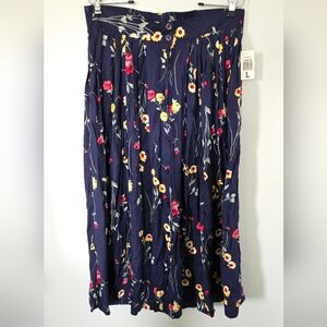 NWT Vintage Floral Navy Skirt Size Large